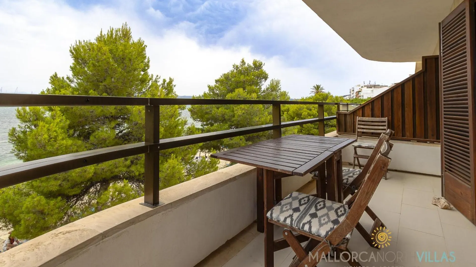 Apartamento Voramar II First Line Pine Walk Port de Pollenca Spain